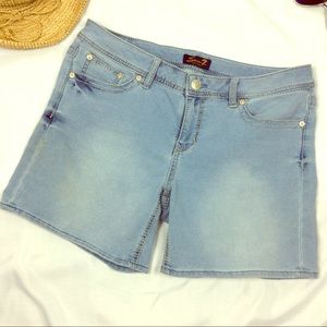 Seven 7 • Light Wash Denim Shorts size 14